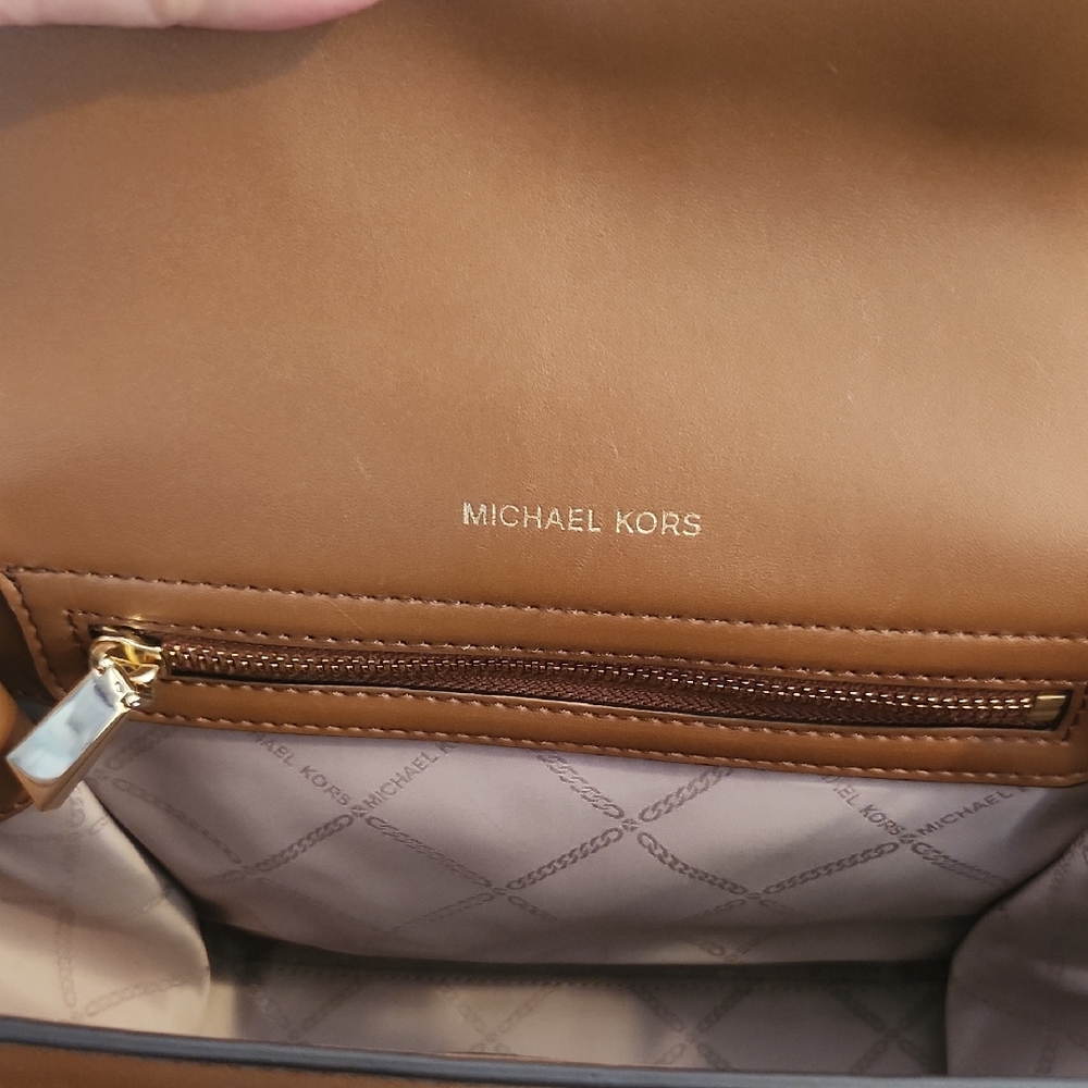 Michael Kors Carmen Tote - Picture 10 of 16
